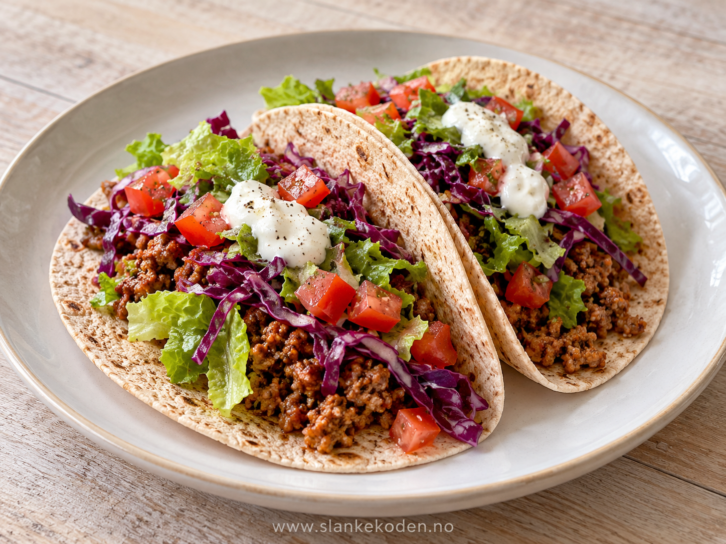 KI-illustrasjon av taco med svinekjøttdeig og sprø kål